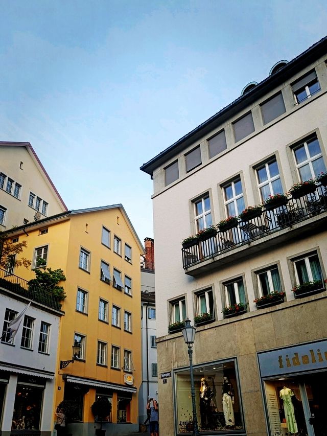 📍 Zurich’s Hidden Elegance – A Serene Fountain Moment