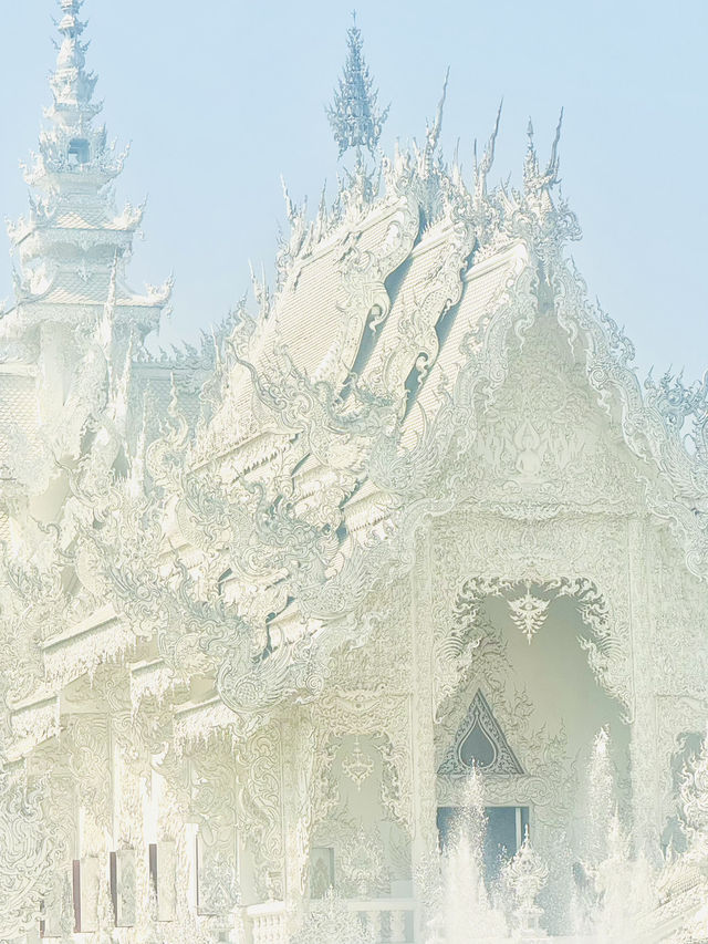 チェンライ　美しすぎる寺院