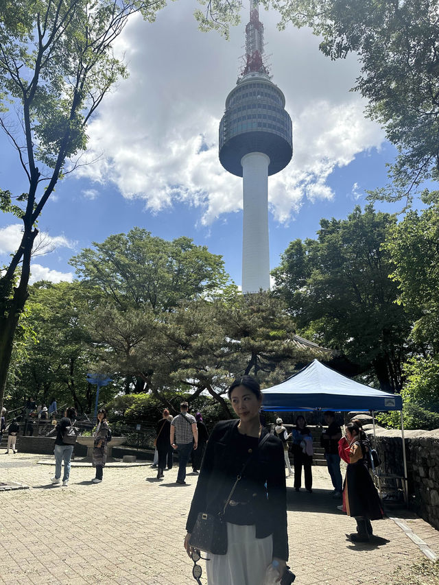 Visiting Namsan Tower: Seoul’s Iconic Landmark 🇰🇷🗼