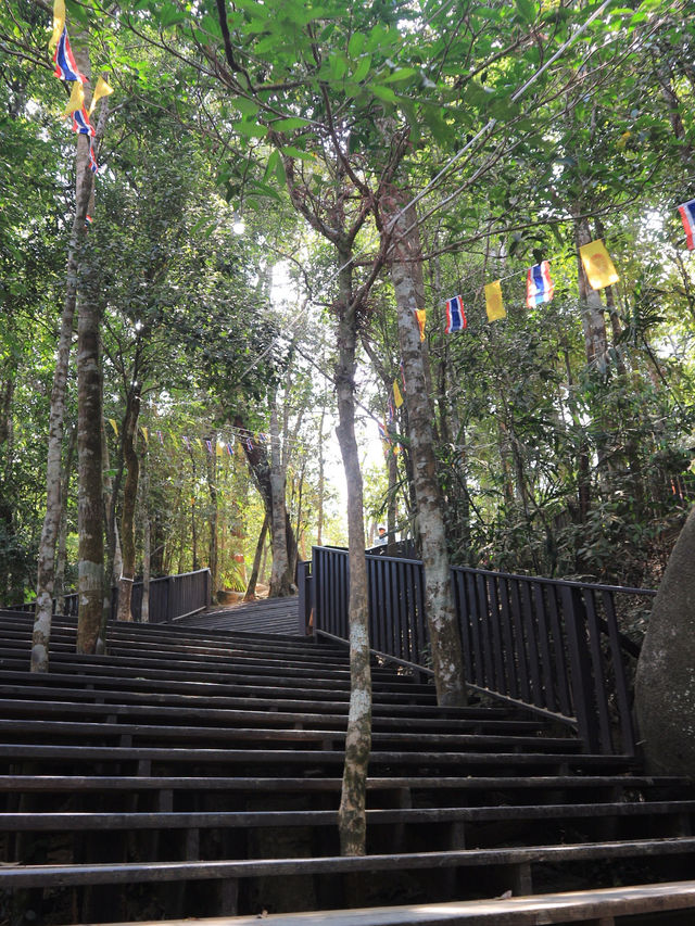นมัสการรอยพระพุทธบาทเขาคิชฌกูฎ