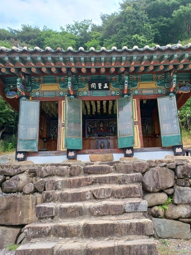 고즈넉한 만어사