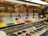 海底撈台中遠百店，美食與服務的極致饗宴。