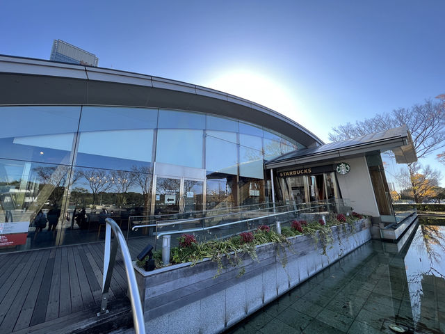 ☕️ Starbucks Coffee – Kokyo Gaien Wadakura Fountain Park: Serene Sips by a Historic View