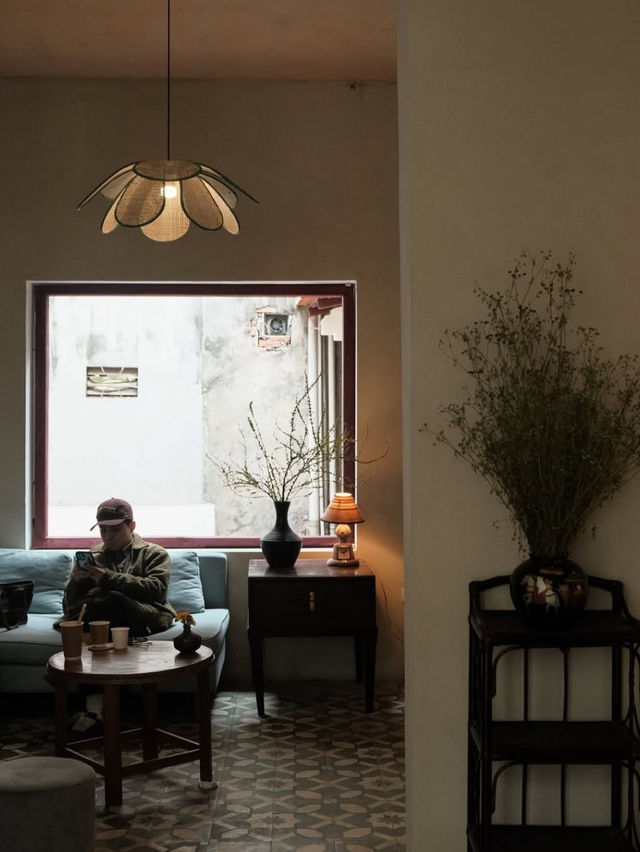 Hanoi Neighbors