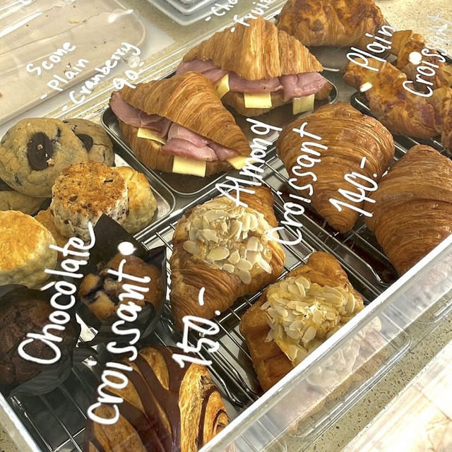 📍 Candlery House Café – Phuket