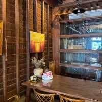 คาเฟ่คราฟต์เบเกอรี่ สไตล์บ้านไม้สุดโฮมมี่ จ.นครปฐม