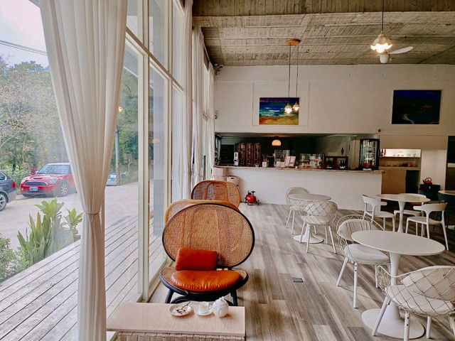 在尖石鄉Tsui Cafe凝望著飄渺山嵐及享受靜謐的午後