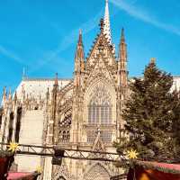 Kölner Dom at Dusk: A Gothic Giant in Golden Hour