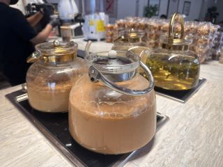 【Twins Mood/트윈스 무드｜북 알코바르 “조용한 시간이 흐르는 로컬 인기 카페”】