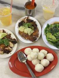 Rice Balls, Warm Hugs & Uncle Energy : Ei Ji Ban, Malacca
