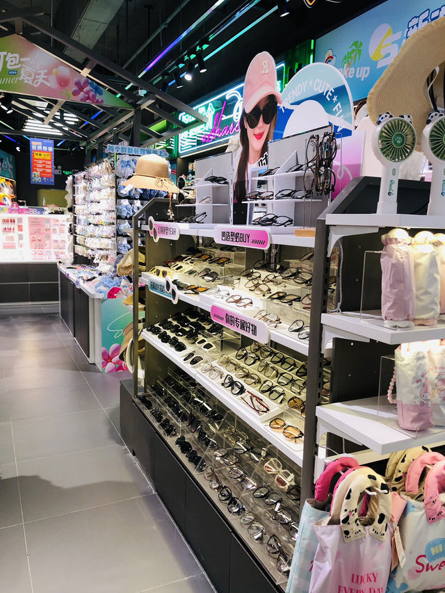 不錯的一個返新商場🏬精品店種類繁多