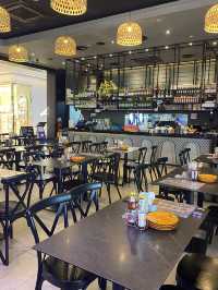 Lively casual dining spot in a mall