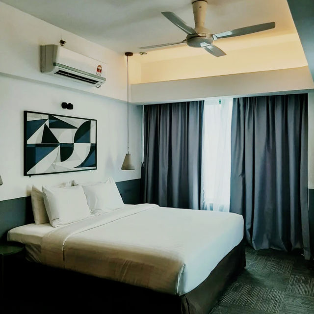 Zestful Comfort and Boutique Ease