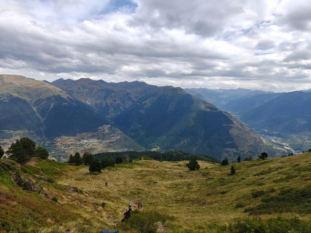 Hiking Montcorbison, Legs on Fire, Views on Point