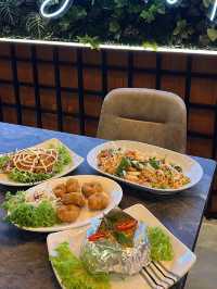 Thai-IN Cafe & Kitchen