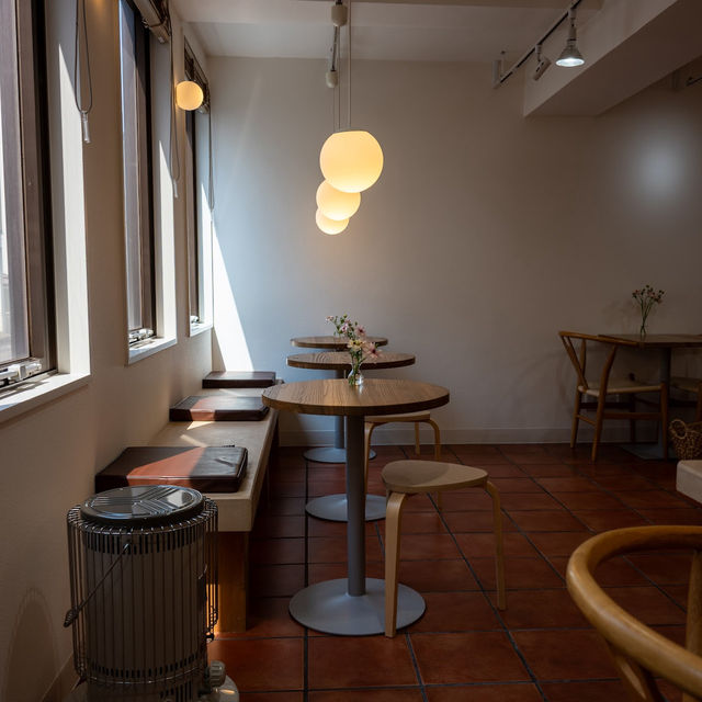 LARS COFFEE AND BAKERY