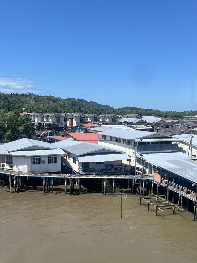 🛶 Brunei Water Village – Kampong Ayer Floating Legacy 💦