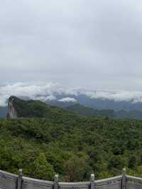 Nature and Wonder: Phenomenal Sea of Clouds at Tianmen Mountain and the Grandeur of 72 Qilou
