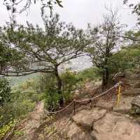 Urban Views and Unique Rock Formations at Jinmian Mountain and Scissors Rock