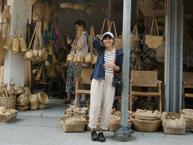 🧺✨ “ถนนช้างม่อยเก่า” ย่านเก่าที่ไม่เคยเชย!