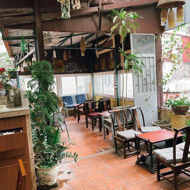 คาเฟ่แอนบาร์ในเมืองฮานอย  Nola Cafe & Bar