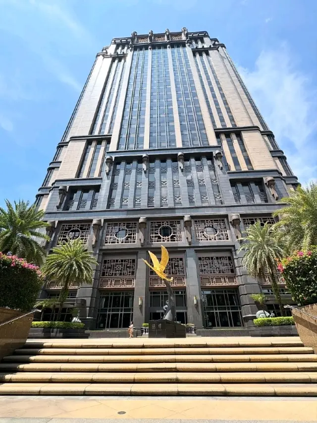 Stepping into Elegance at Parkview Square