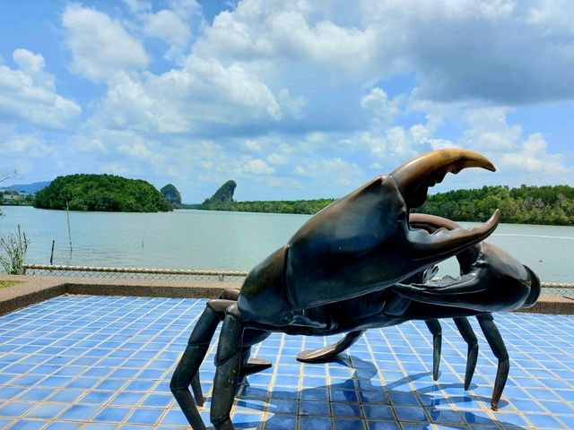 จุดเช็คอินเมืองกระบี่ 🦀🦀อนุสาวรีย์ปูดำ🦀🦀 จุดเช็คอินเมืองกระบี่ 🦀🦀อนุสาวรีย์ปูดำ🦀🦀