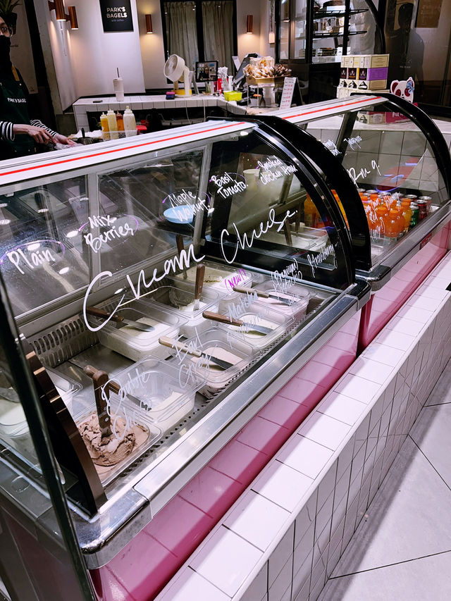 Park’s Bagel: Must-Visit Spot for Bagel Lovers