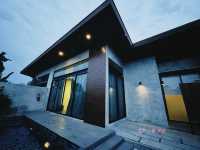 ห้องพักชลบุรี สระว่ายน้ำส่วนตัว แบงค์เทา 3 ใบมีทอน
