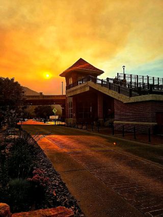 💦  Glenwood Hot Springs Resort – Soak in Colorado’s Healing Waters