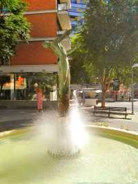 最Chill散步地雕像與咖啡館打卡人文之選☕