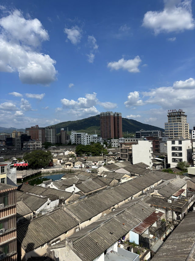 เดินตลาด Huaqing Agricultural Products Market