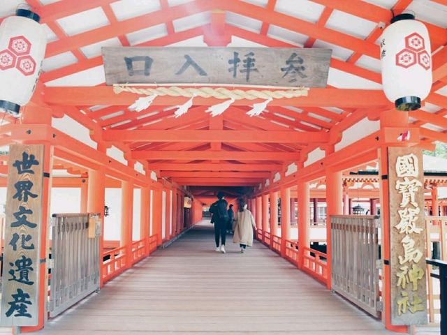 นั่งเรือข้ามเกาะMiyajimaเที่ยวศาลเจ้าสวยสุด นั่งเรือข้ามเกาะMiyajimaเที่ยวศาลเจ้าสวยสุด