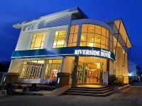 โรงแรมริเวอร์ไซด์ (Riverside Hotel)