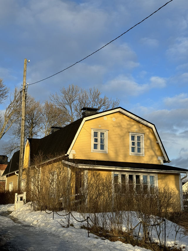 SUOMENLINNA: HELSINKI’S ICONIC ISLAND FORTRESS 🏰🌊🇫🇮