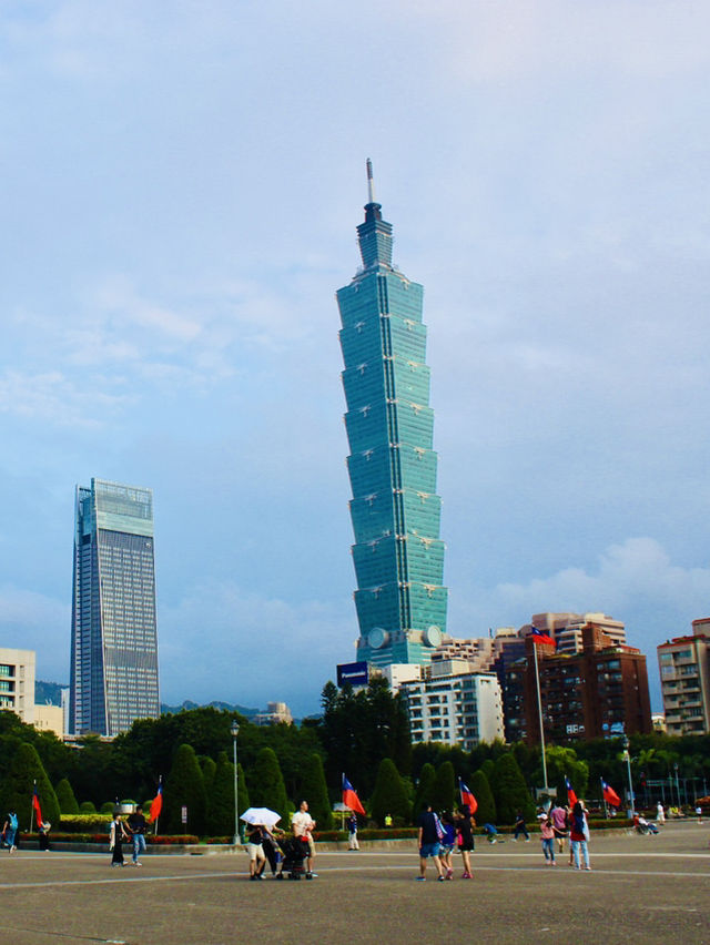 Great Spot for Taipei 101 Views in Xinyi District 📸 Great Spot for Taipei 101 Views in Xinyi District 📸