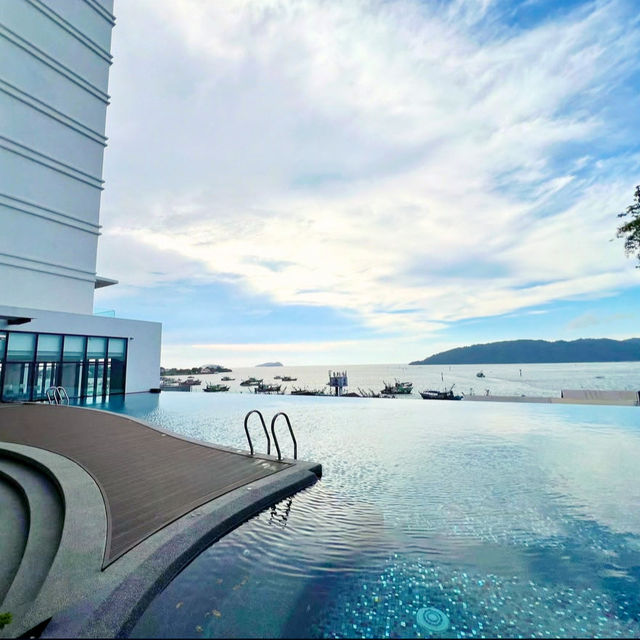 Waterfront Vibes & Sunset Goals at Citadines Kota Kinabalu 🌅🛎️