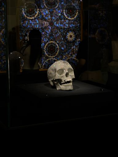 光化門で楽しむ現代アート散歩｜国立現代美術館 ダミアン・ハースト展
