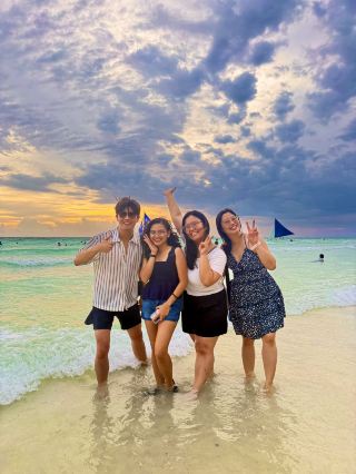 Where to Catch the Big Game in Boracay—With Cocktails in Hand! 🍹⚽️
