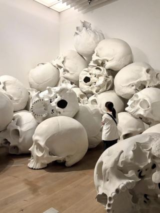 Ron Mueck Exhibition at Mori Art Museum: Hypnotic Hyperrealism in Tokyo.
