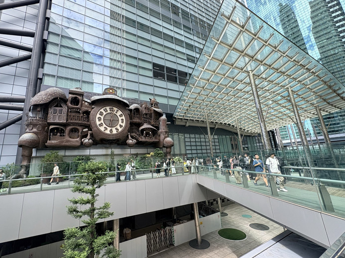 Shiodome] I went to see the NTV clock designed by Hayao Miyazaki