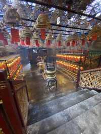 One of Hong Kong’s most famous urban temples⛩️
