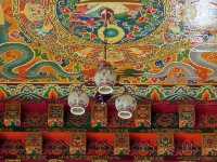 Super beautiful and impressive temple - totally worth a visit!