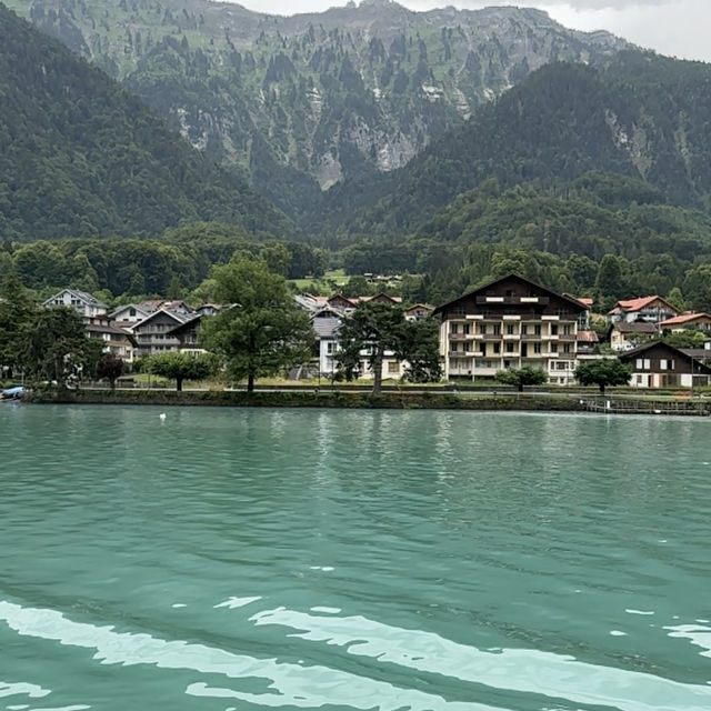 Lake Brienz – Switzerland’s most idyllic lake!