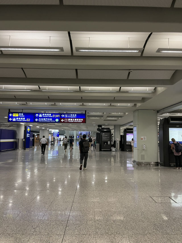 【香港國際赤鱲角機場，設計感十分美！
