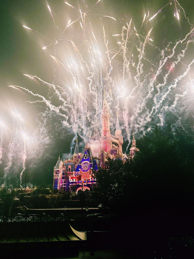 City After Dark: nighttime adventures in Shanghai (Disneyland and Nanjing Road)