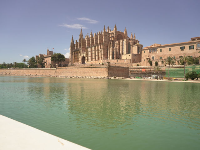 La Seu. The welcoming fortress into Palma de Mallorca