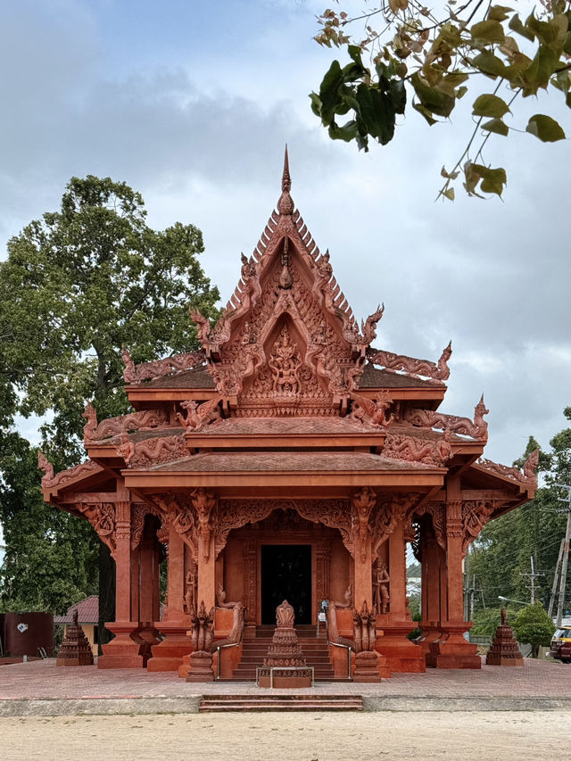Wat Sila Ngu – the Red Temple by the Sea
