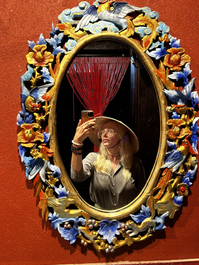 You are in restaurant, but feel like an historical museum! It’s possible in Hoi An