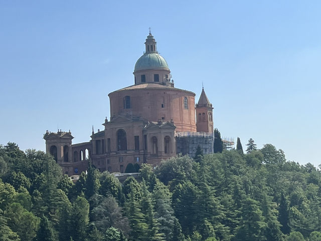 Bologna! The city of towers and porticoes!